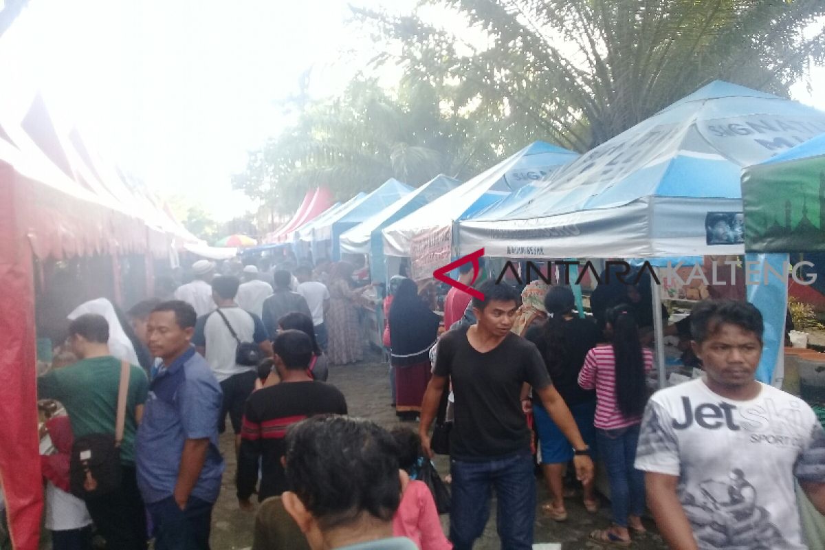 Masyarakat Sampit jadikan Pasar Ramadhan tempat wisata kuliner