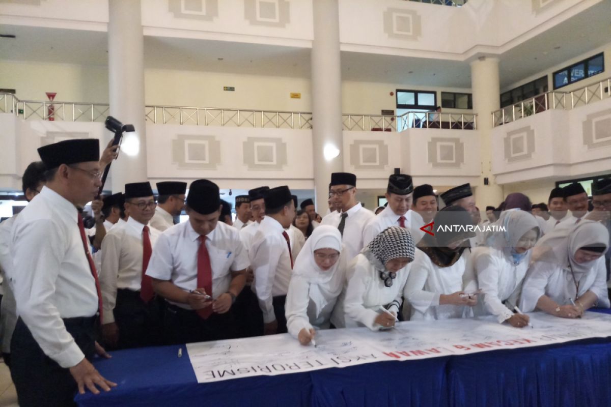 Unair Ancam Keluarkan Dosen/Mahasiswa yang Tolak Ideologi Pancasila