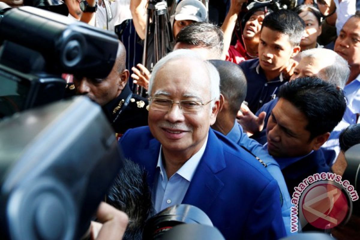 Najib Razak diperiksa lima jam