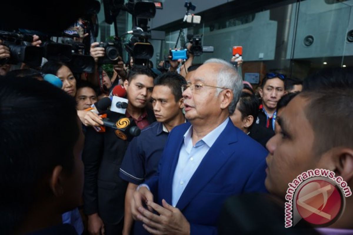 Najib Razak diperiksa tujuh jam