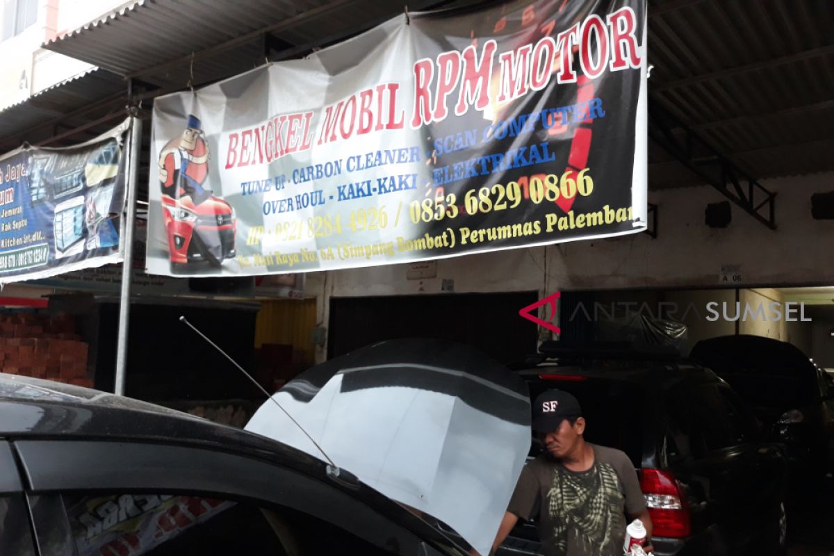 Jelang lebaran bengkel mobil dan motor 'banjir' orderan