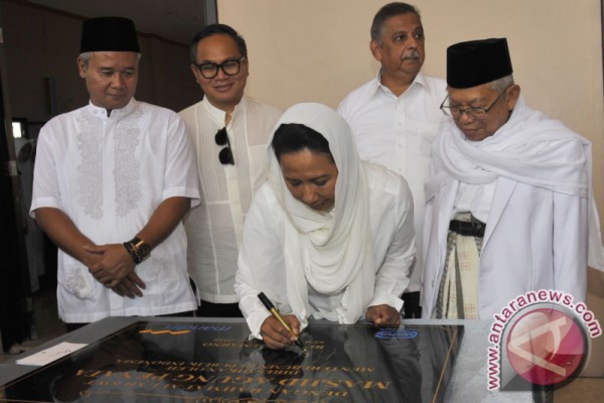 Rini Soemarno resmikan Mesjid Sinergi BUMN di Serang