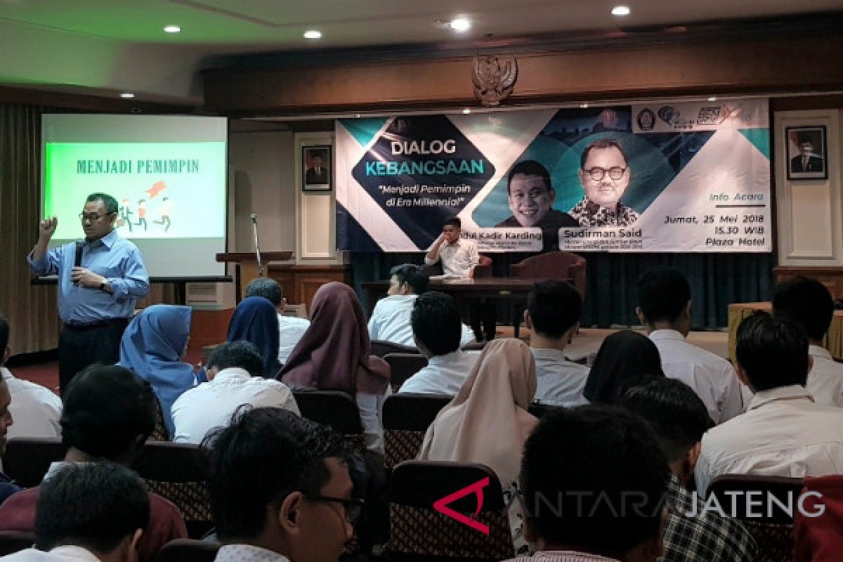 Sudirman Said berbagi pengalaman dengan BEM Undip