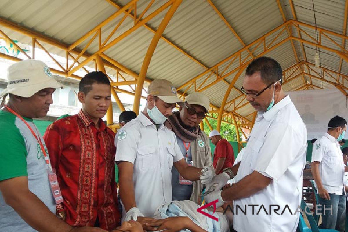 Ratusan anak yatim Aceh Utara dikhitan gratis