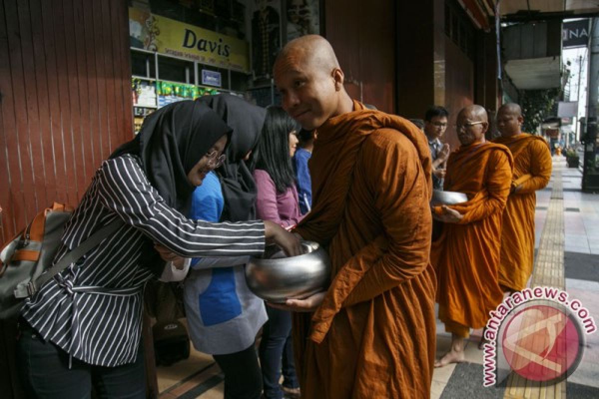 Sembilan narapidana langsung bebas pada Hari Waisak