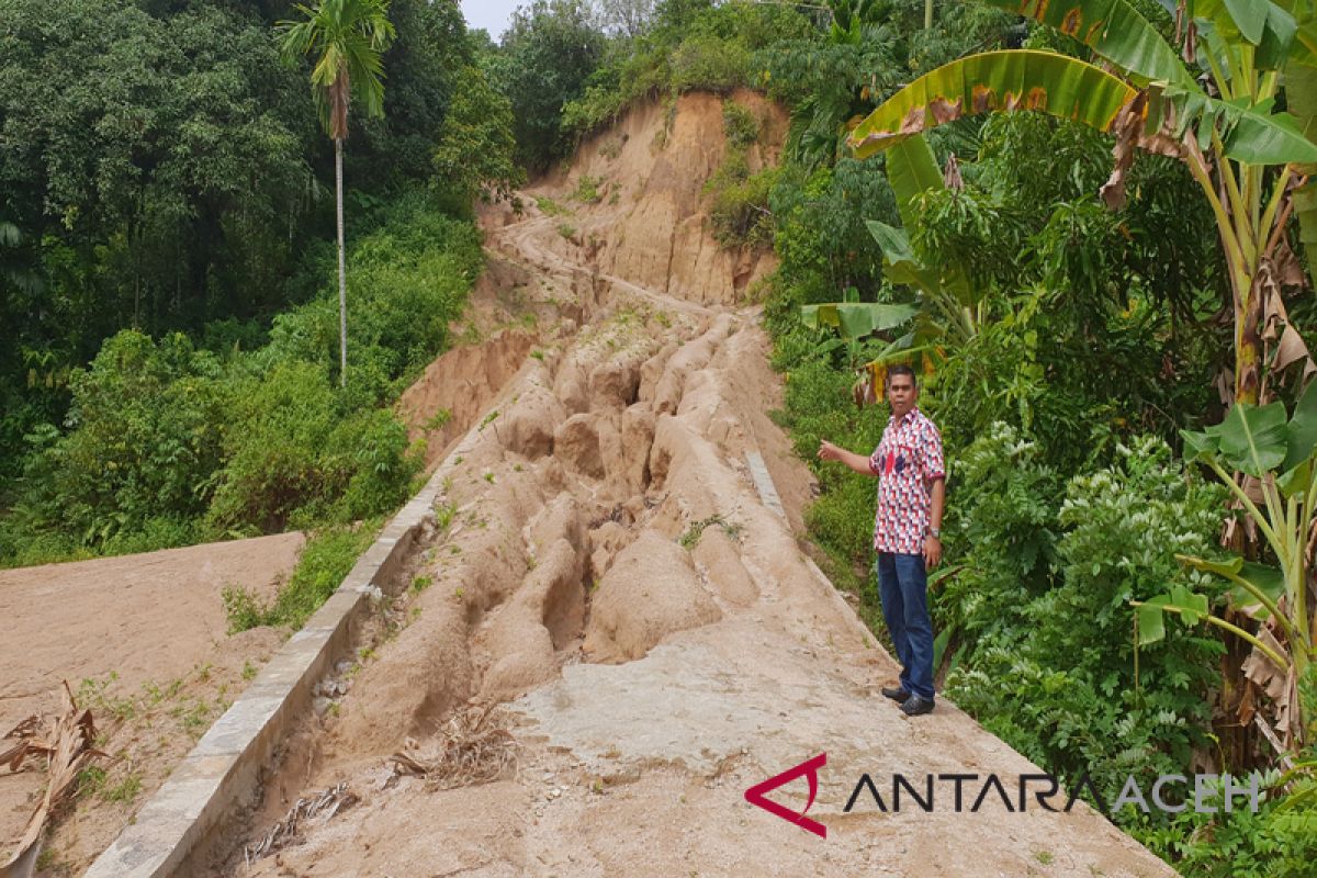 Proyek jalan di Aceh Selatan tak bisa dimanfaatkan