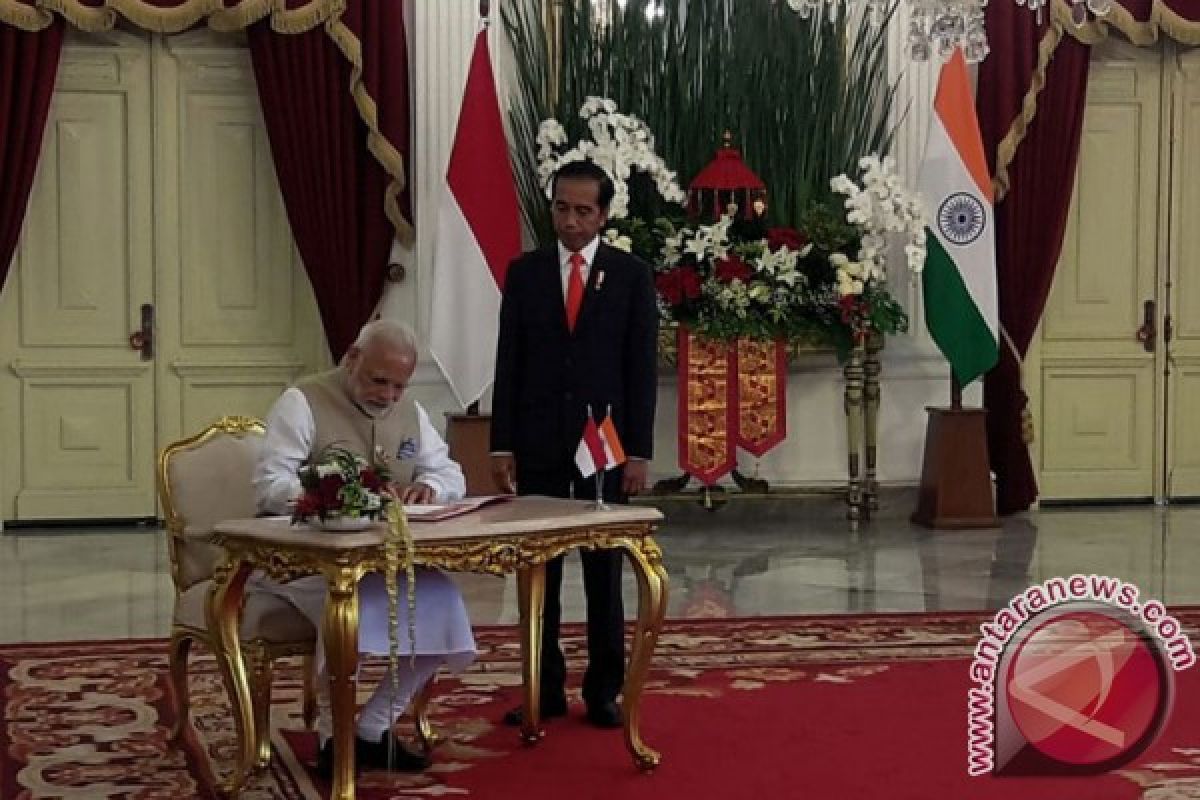Jokowi receives Indian PM Modi