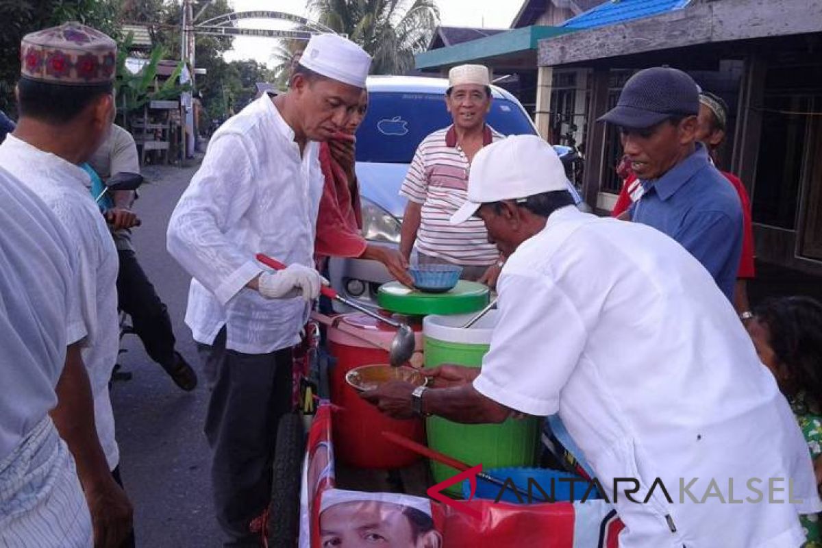 Cawabup Independen Berbagi Bubur Gratis Untuk Warga