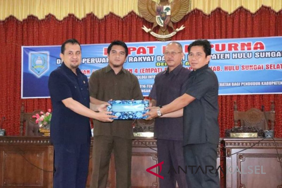 Plt Bupati HSS sampaikan penjelasan empat Raperda