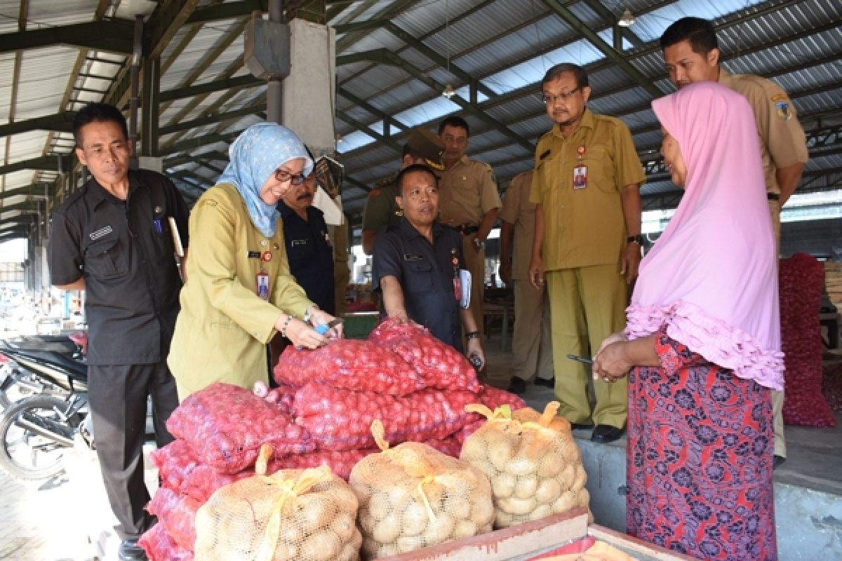 Bawang Merah Impor Banjiri Pasar Tradisional Kabupaten Kediri