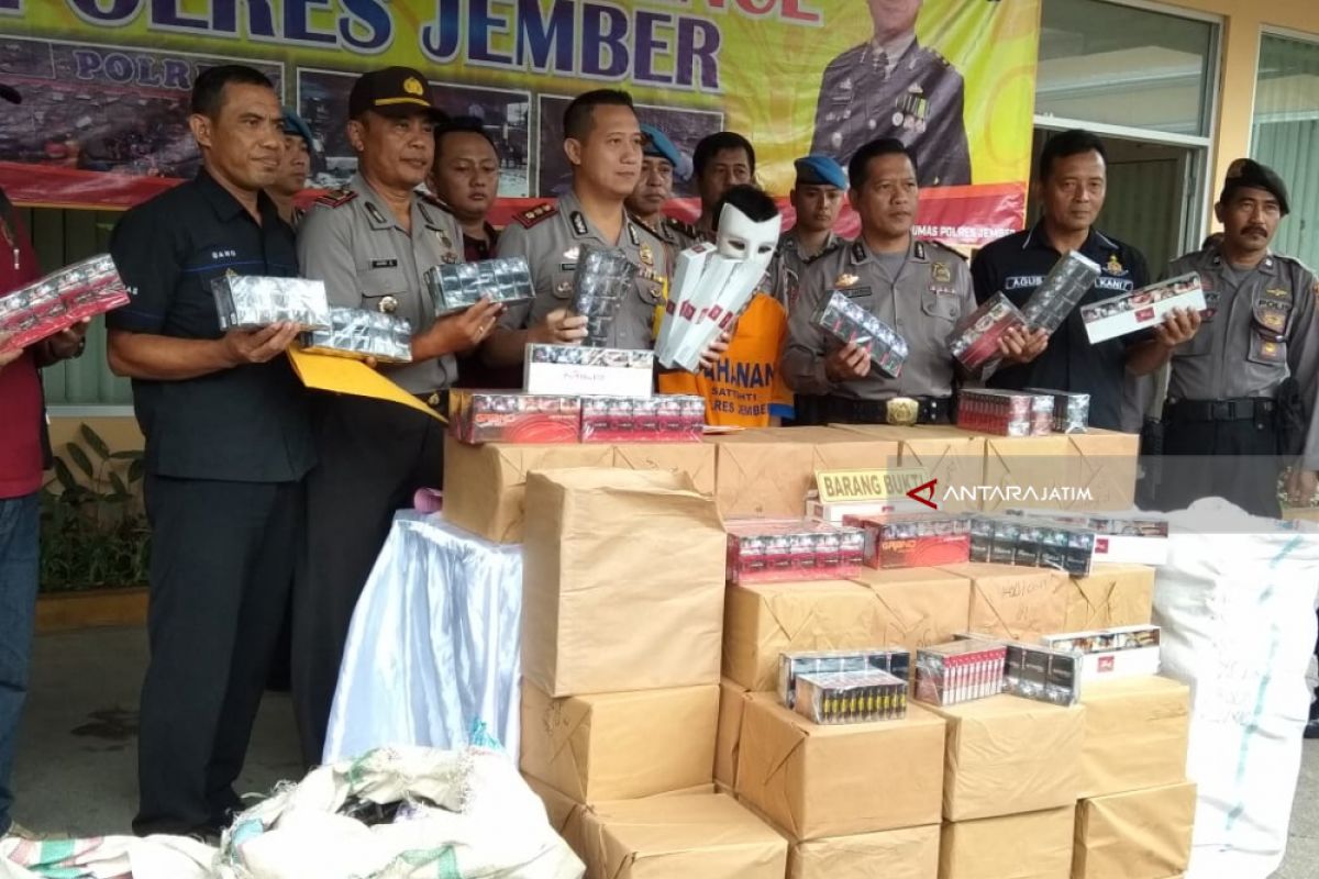 Polres Jember Sita Ribuan Rokok Tanpa Cukai Berbagai Merk