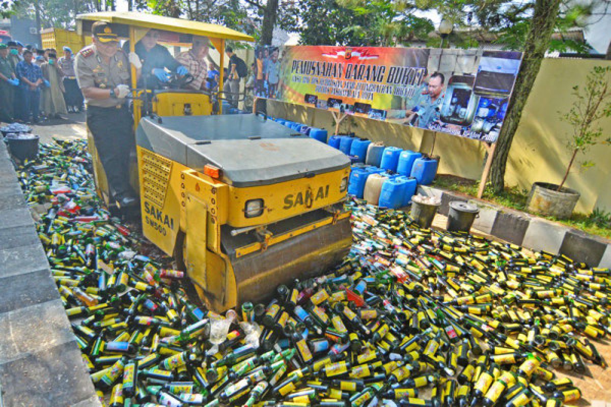 16 tewas di Kota Palu diduga akibat miras oplosan