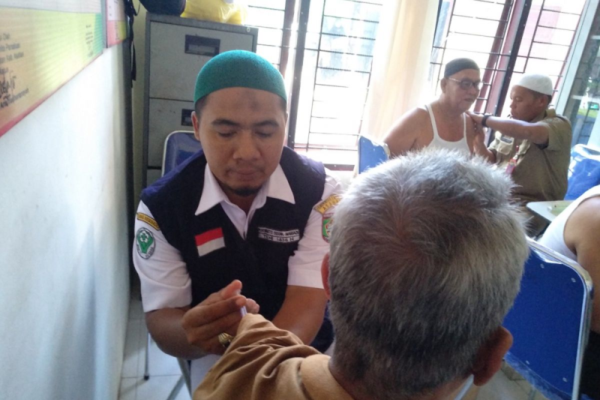 Dinkes Asahan suntikan vaksin kepada 402 calhaj