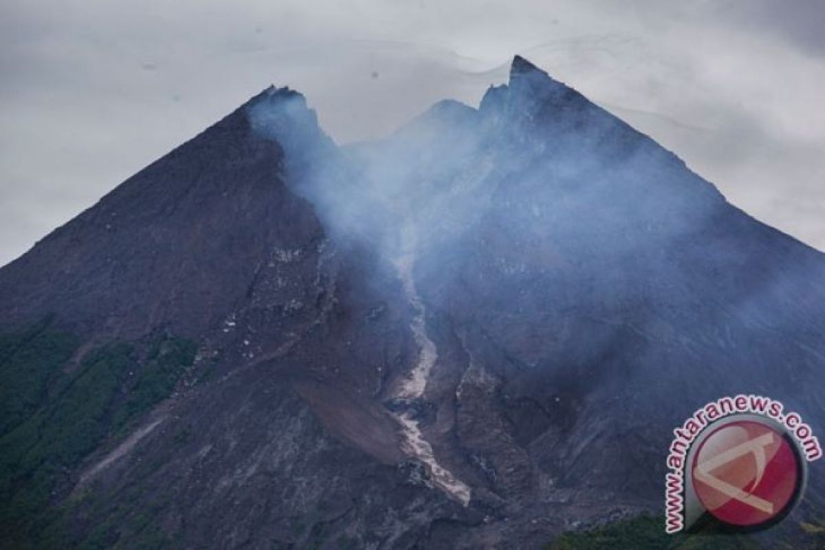 Jumat pagi Gunung Merapi meletus lagi