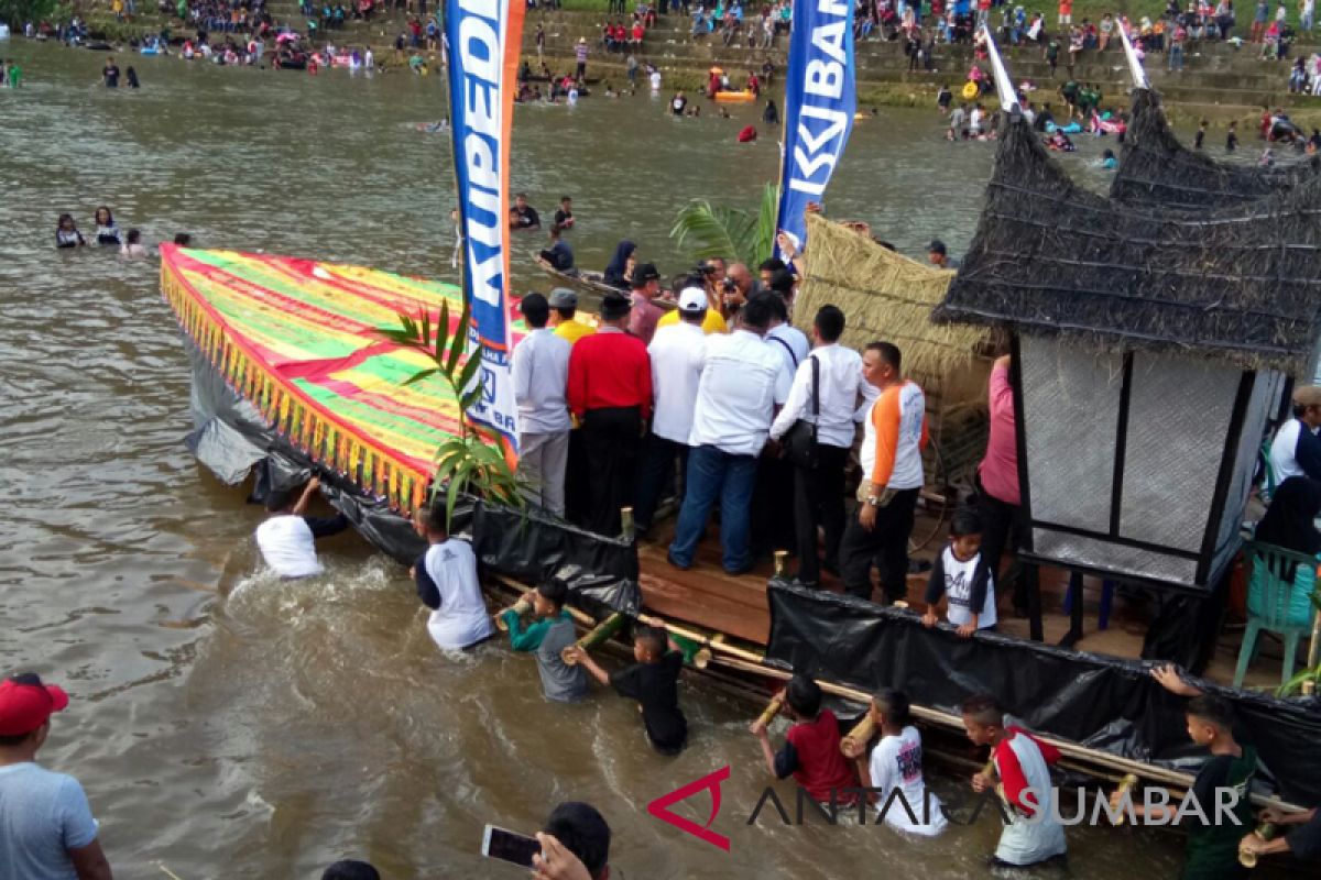 Ribuan warga Pangkalan Koto Baru laksanakan tradisi potang balimau