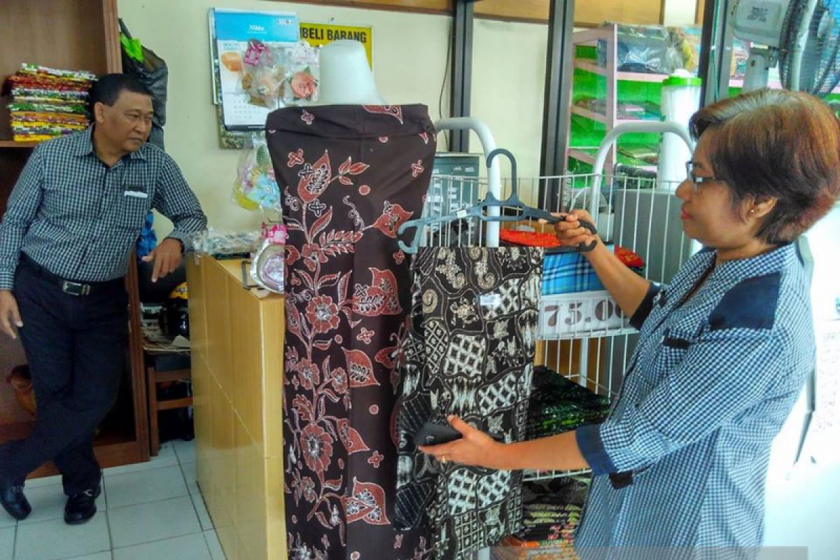 Perajin Bojonegoro Kurang Tertarik Produksi Batik Tulis Warna Alami