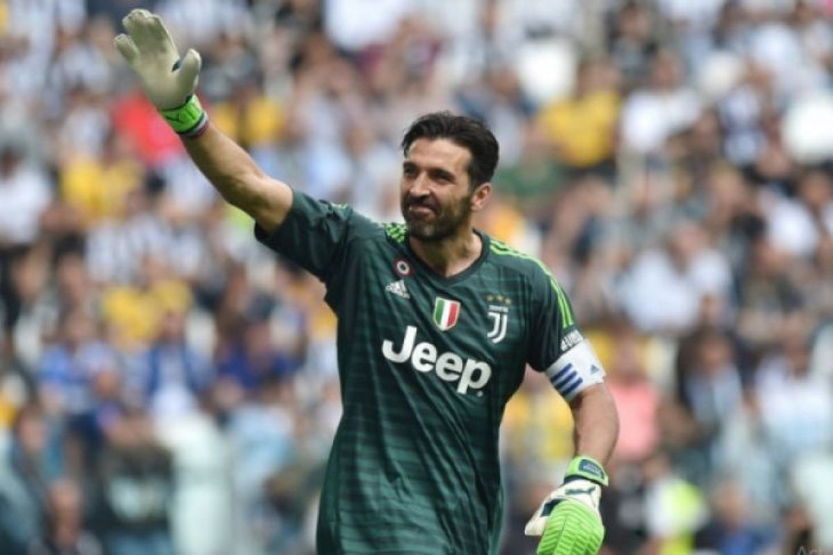 Buffon resmi gabung PSG dengan kontrak satu musim