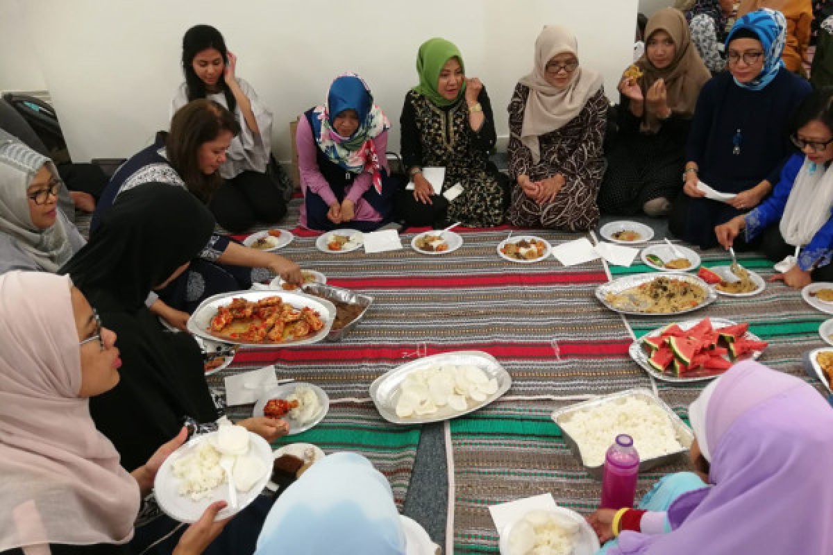 Enaknya, Empal dan Sayur lodeh menu berbuka di KBRI London