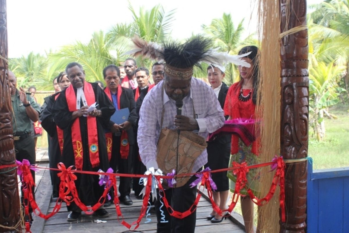 Bupati Asmat resmikan Gereja Nehemia Atambut