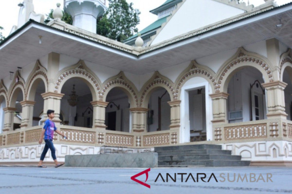 Kemegahan arsitektur Masjid Rao Rao Tanah Datar