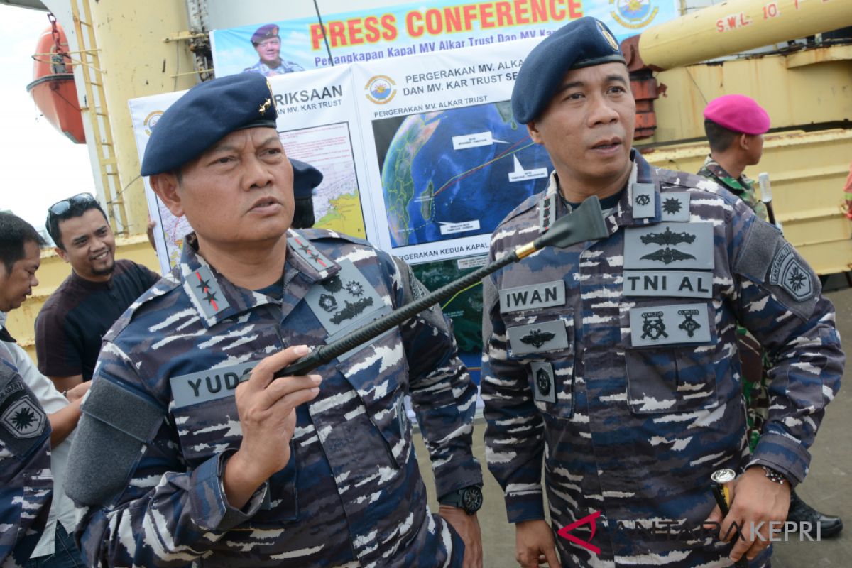 KRI Halasan tangkap nelayan Vietnam di Natuna