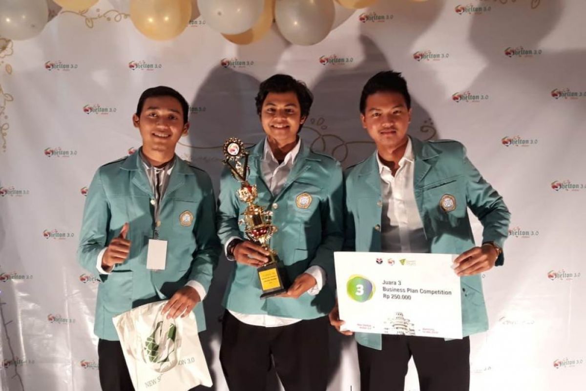 Mahasiswa UNS juara 3 kompetisi "Business Plan"