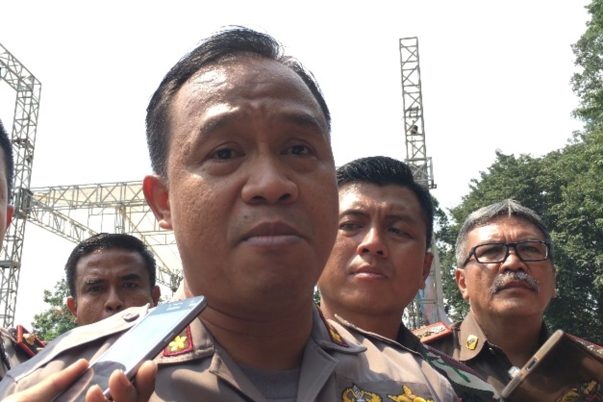 Kapolres Tangerang hadiahi buruh yang berorasi tanpa SARA
