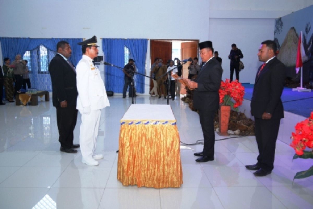 Penjabat Gubernur Papua lantik Penjabat Bupati Mamteng