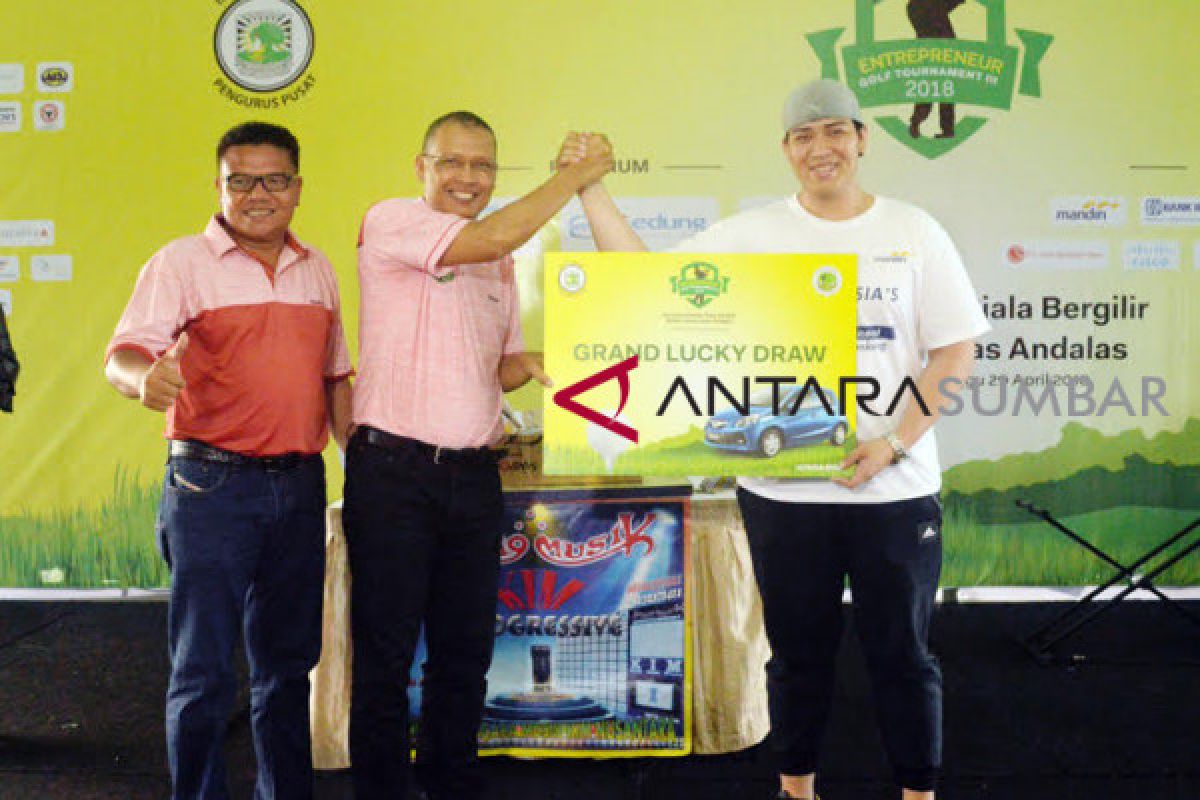 Zuhaimi juarai entrepreneur golf tournament Ikafe Unand