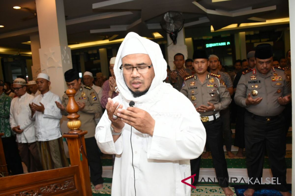 Polda Kalsel shalat gaib doakan gugurnya anggota Brimob