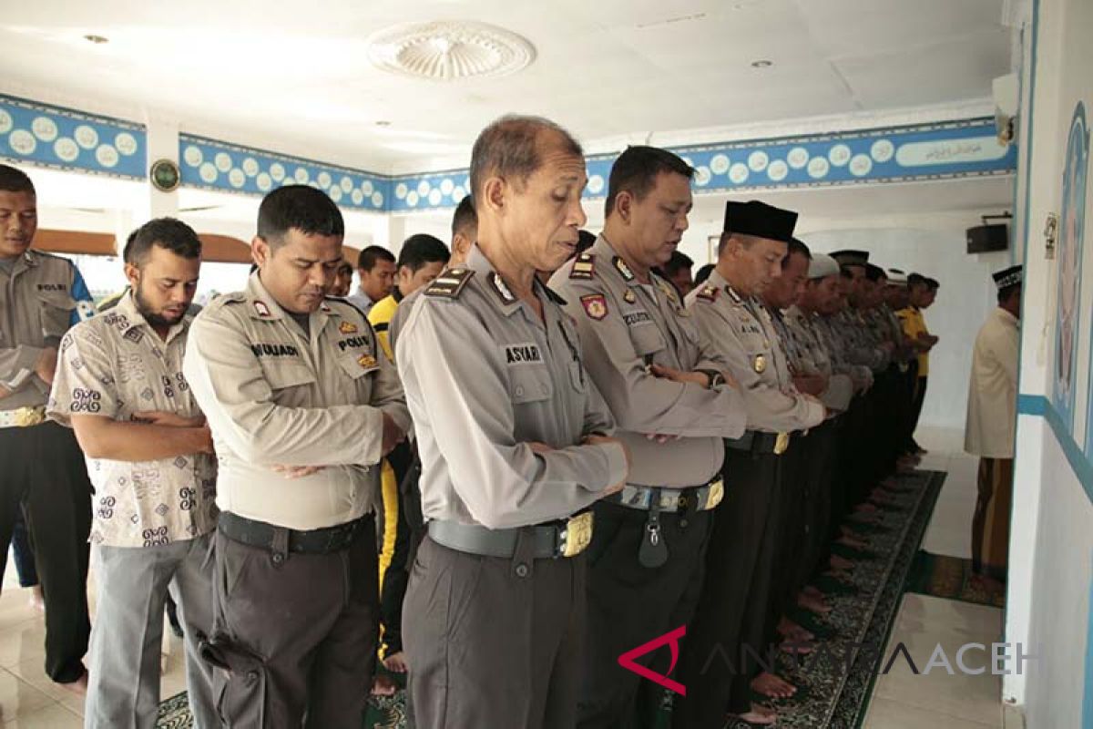 Polisi Aceh Utara shalat ghaib untuk korban Mako Brimob
