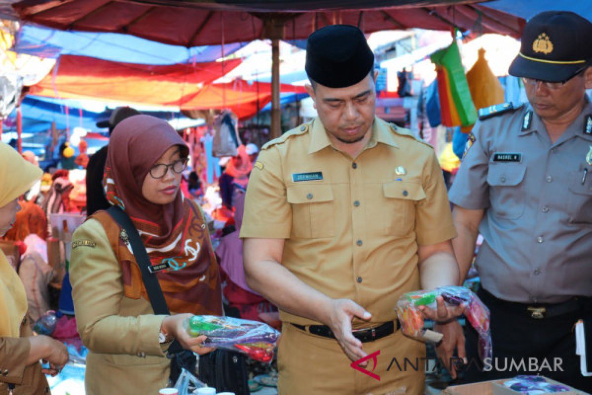 Pemkab Sijunjung pantau ketersedian Sembako ke pasar tradisional, jelang Ramadhan