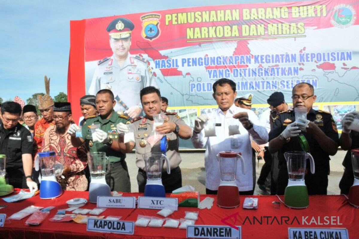Banjarmasin police seize 23 packages sabu-sabu