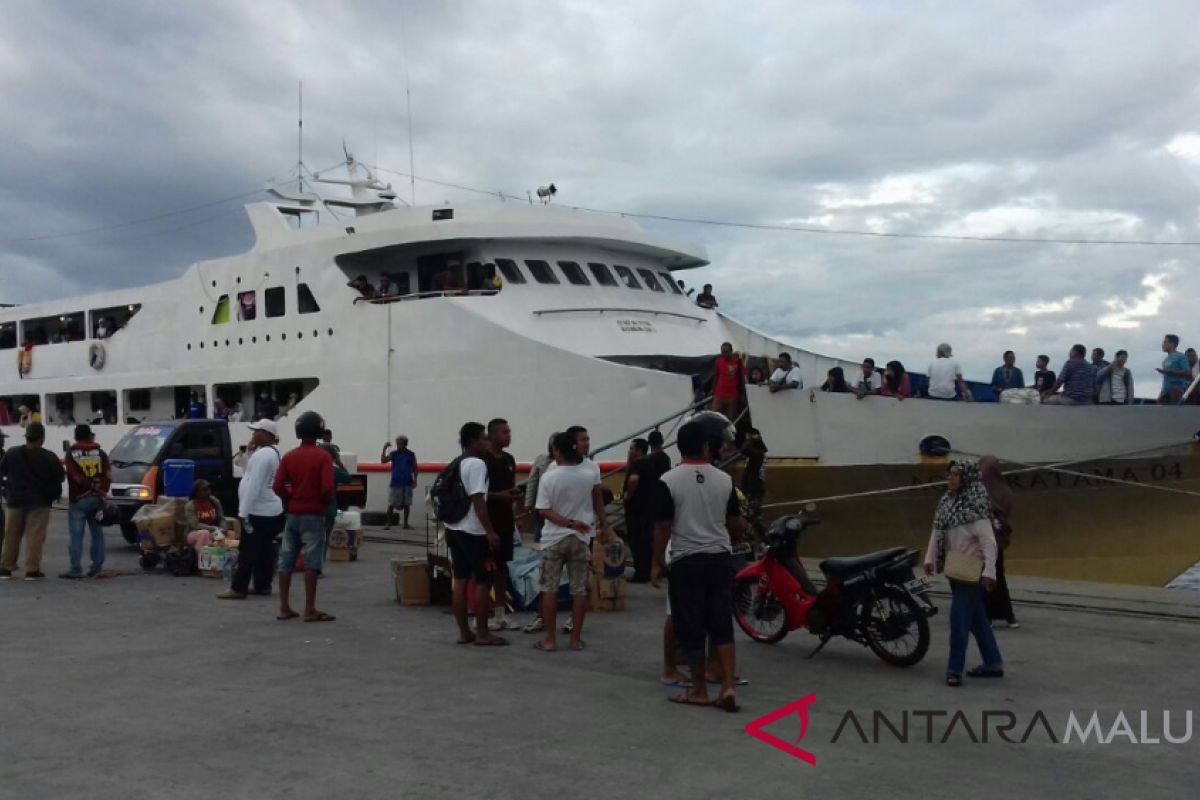 Aktivitas pelayaran di Ternate normal