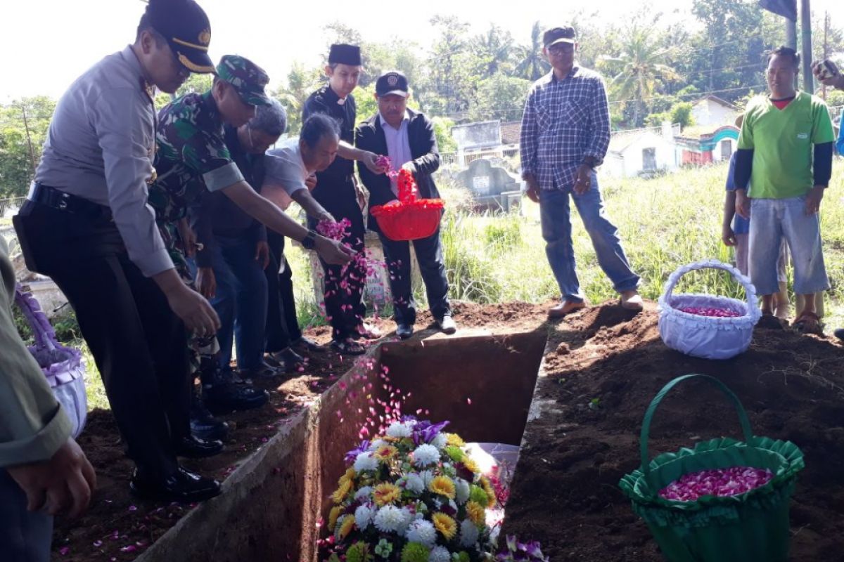 Satu Korban Bom Surabaya Dimakamkan di Bondowoso