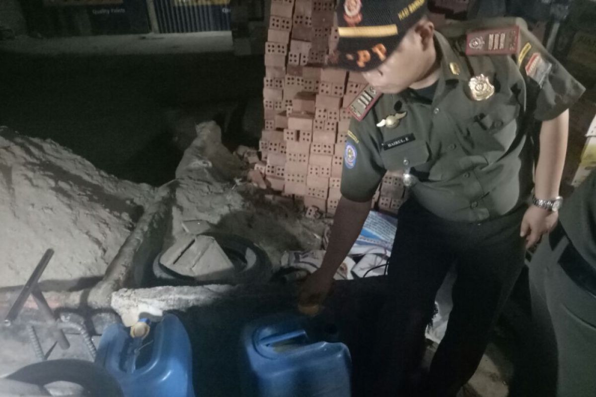 Satpol PP razia 1 PSK dan 100 liter tuak di malam pertama Ramadhan