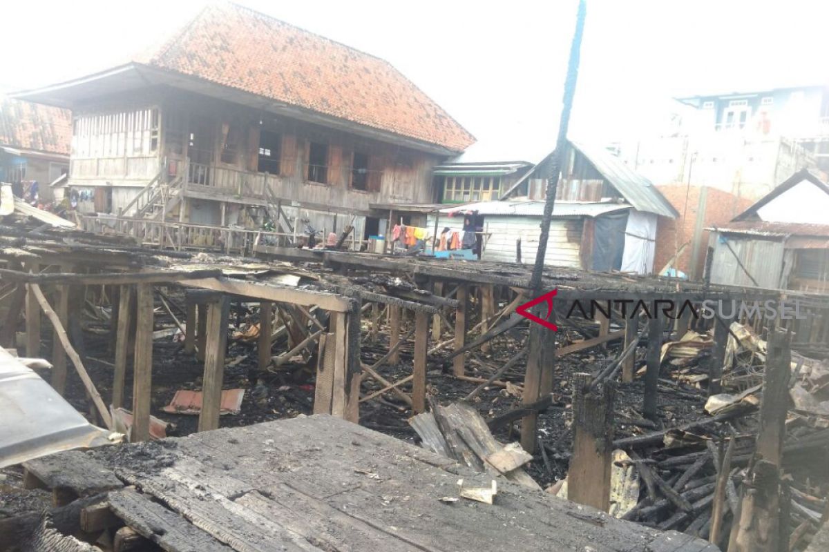 Pemkot Palembang diminta bangun rumah korban kebakaran