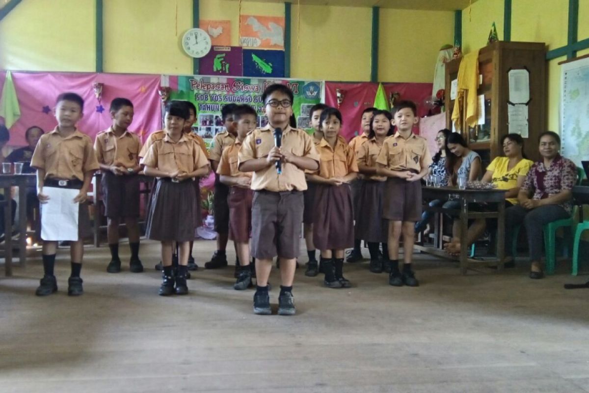 SDB Yos Sudarso Sungai Ayak Lepas Siswa/i Kelas VI