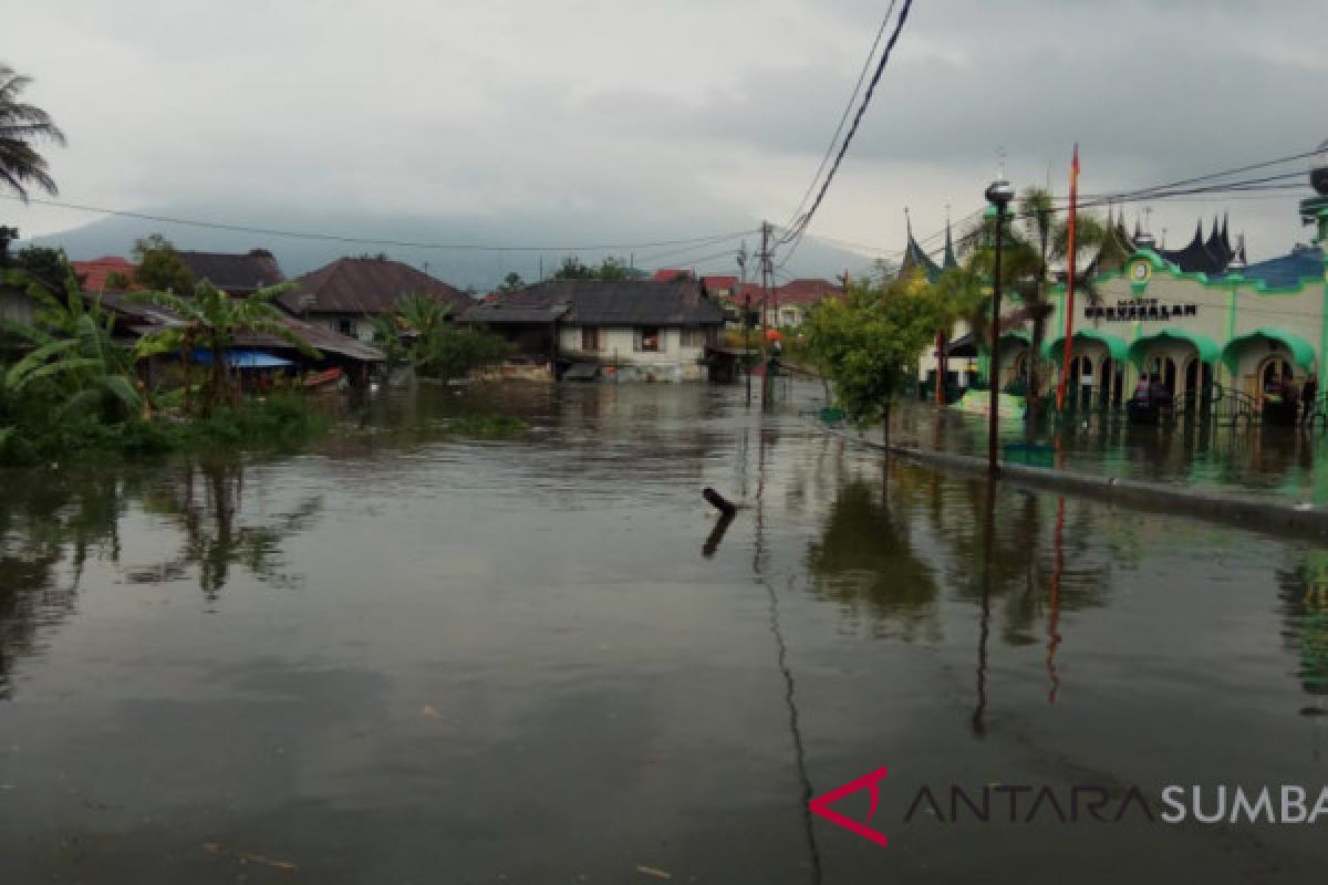 Sejumlah daerah di Bukittinggi tergenang air