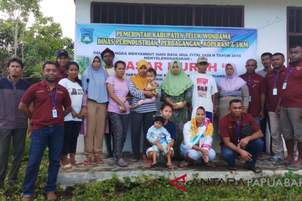 Disperindagkop Teluk Wondama Gelar Pasar Murah