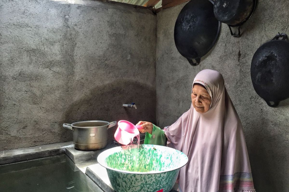 Masyarakat Agam bahagia bisa menikmati air bersih