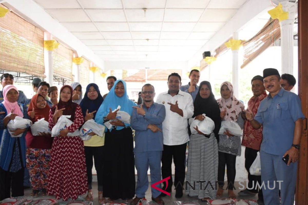 Warga Tanjungbalai terima CSR Inalum