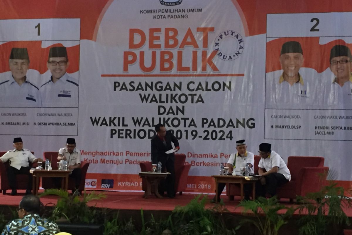 Debat terakhir Pilkada Padang bahas agama dan budaya