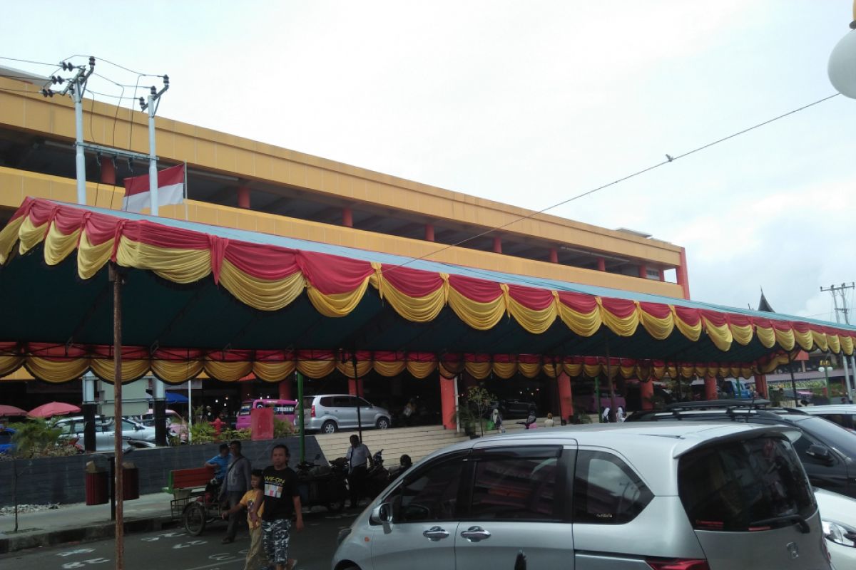 Padang Concentres "Pabukoan" Market in Raya Market