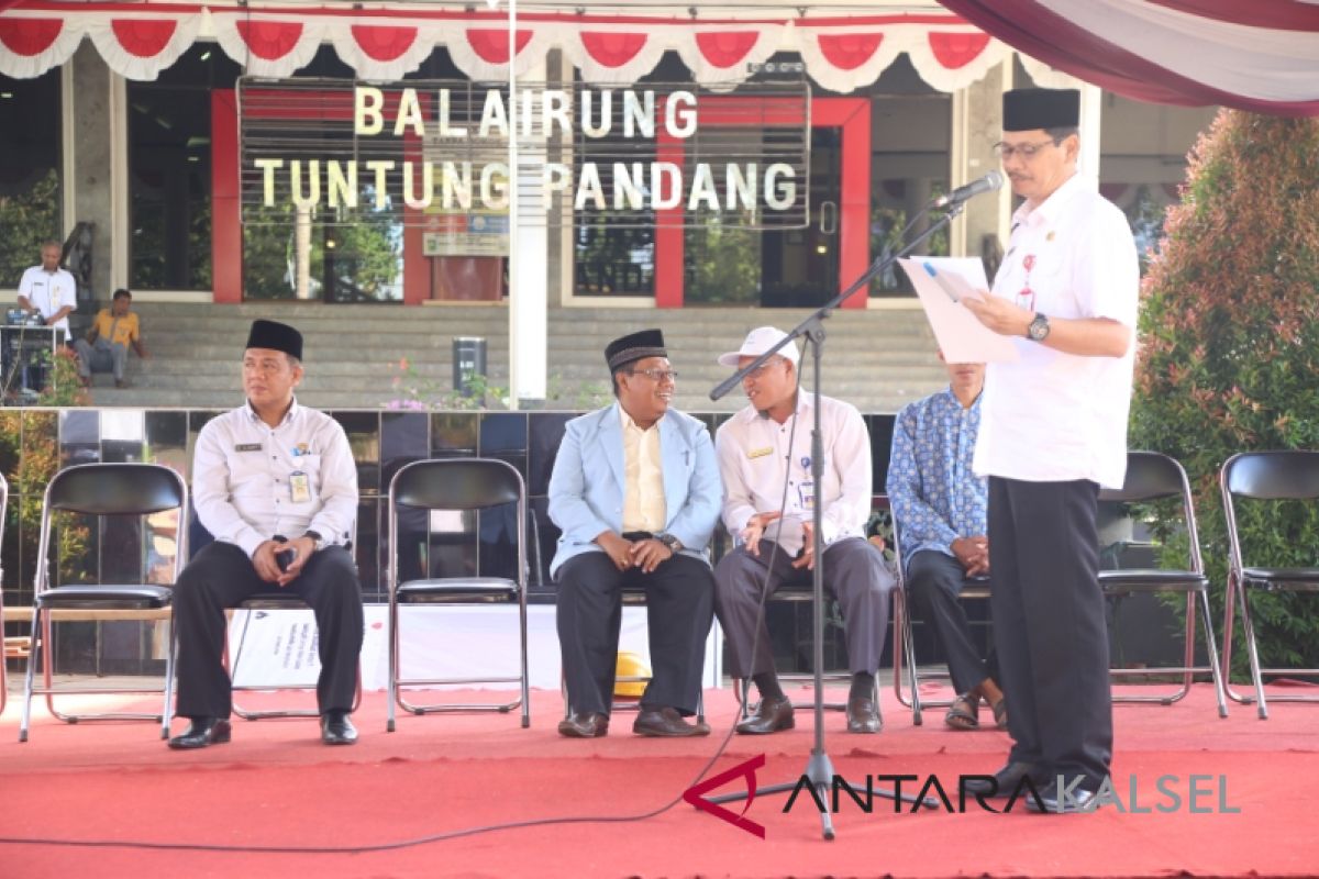 Sekda Tanah Laut Lepas Peserta Pawai Ta'aruf