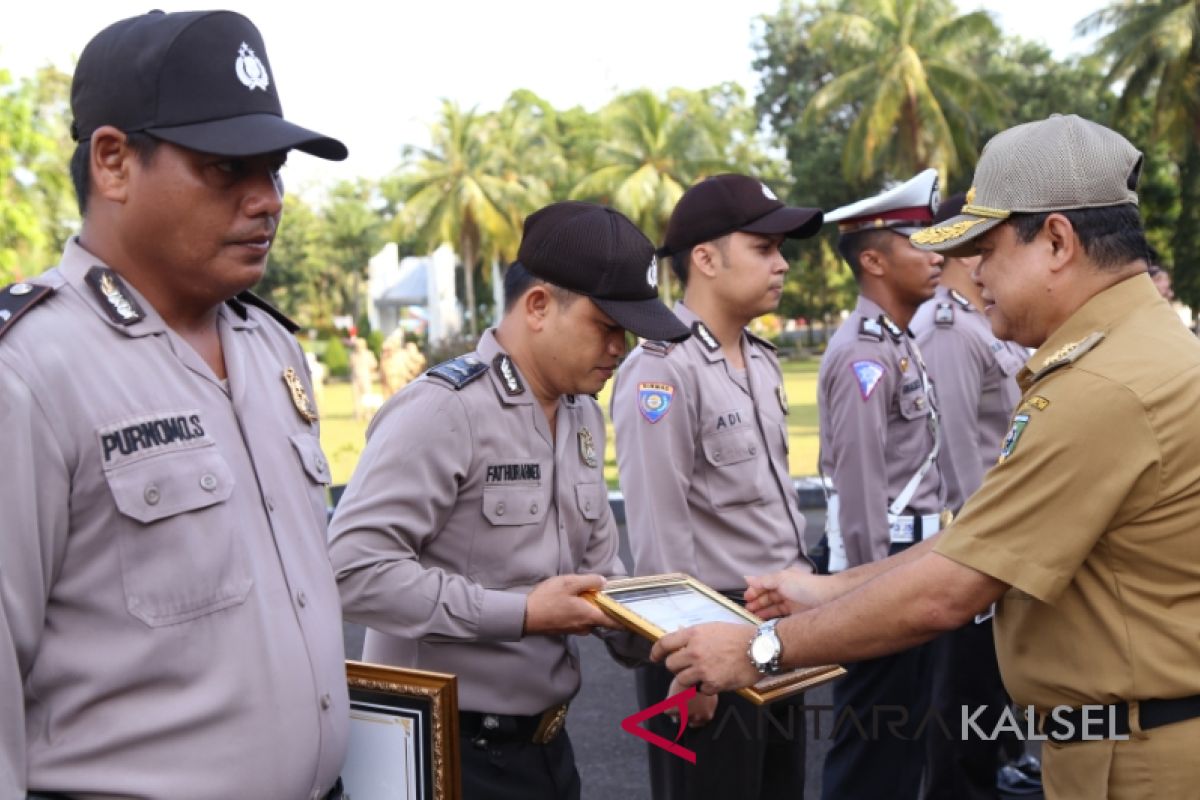 18 Anggota Polres Tala Terima Penghargaan