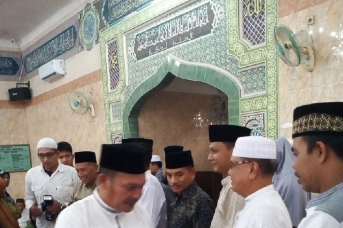 Kajari: umat Islam bersama-sama memperbaiki image