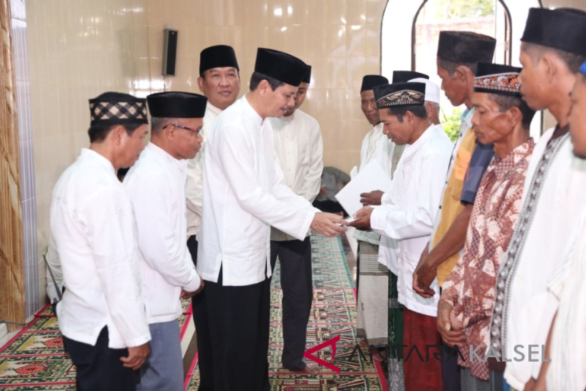 Pemkab Safari Ramadhan ke Desa Tajau Mulia