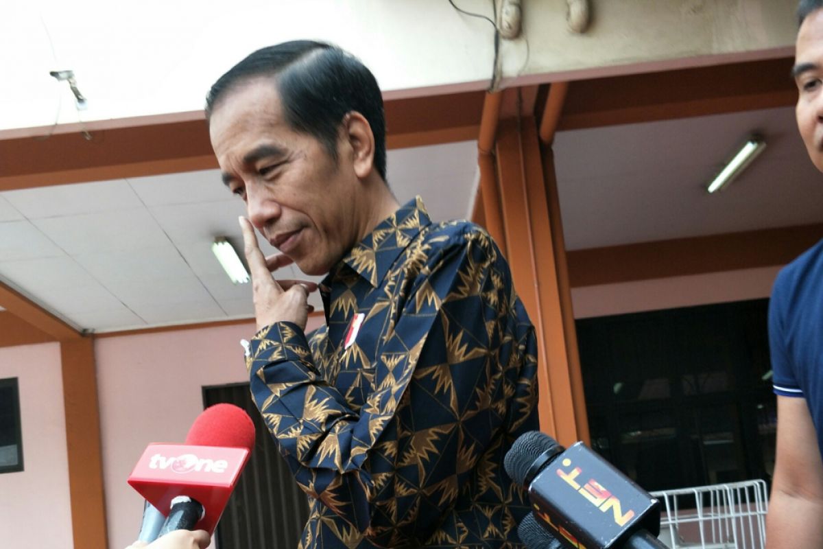 Presiden bagikan sertifikat warga Bekasi dan Jaktim