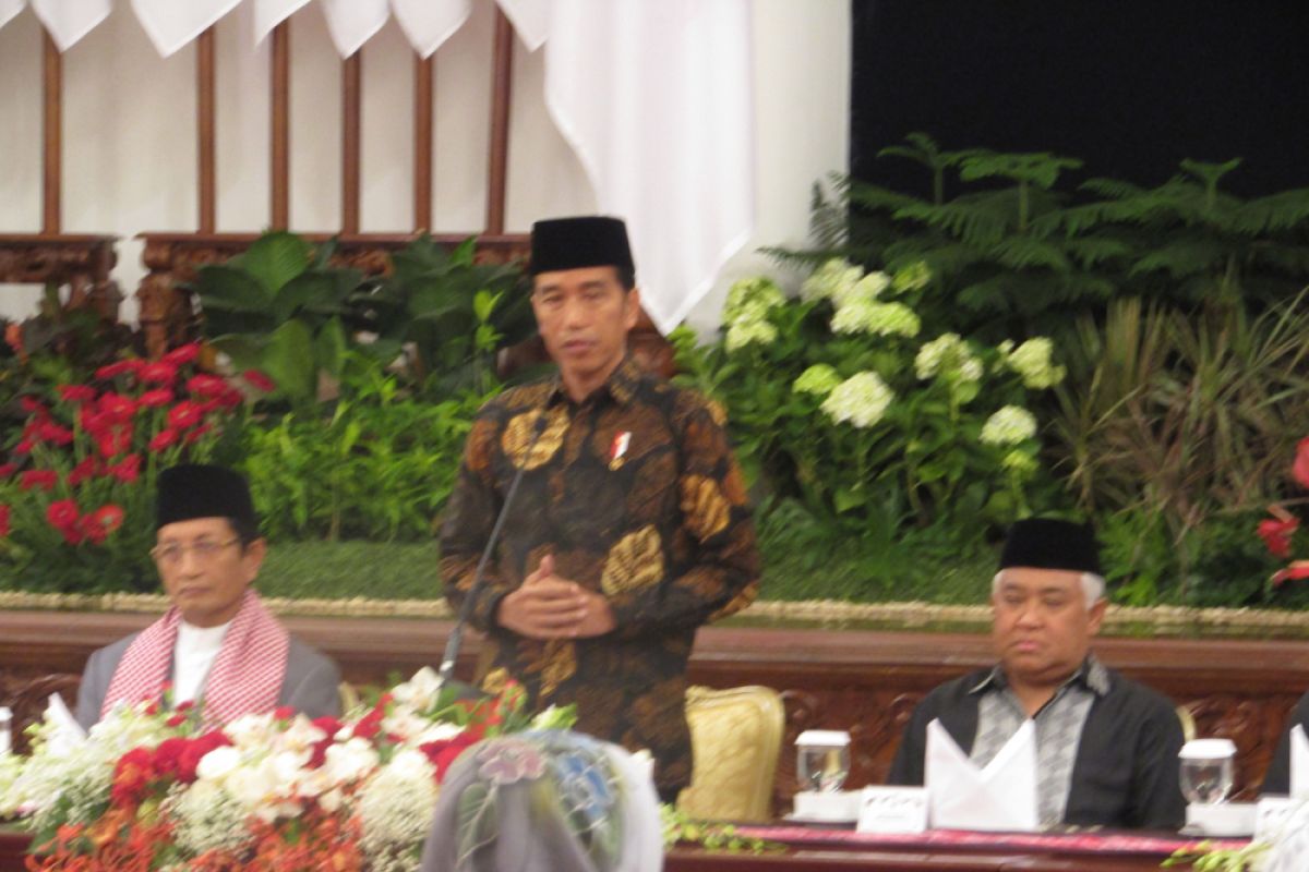 Presiden Jokowi singgung kejamnya terorisme saat buka bersama
